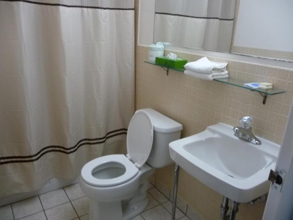 Budget Inn باتافيا الغرفة الصورة